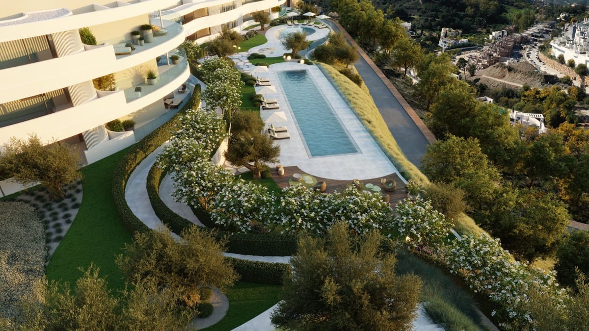 4 bedroom Apartment for sale in Marbella with garage - € 2,450,000 (Ref: 8635845)