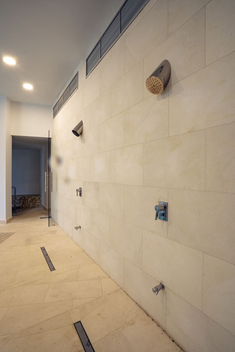 4 bedroom Apartment for sale in Marbella with garage - € 2,450,000 (Ref: 8635845)