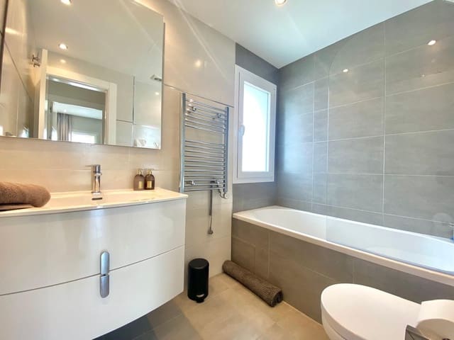 4 slaapkamer Villa te koop in Atalaya-Isdabe, Estepona - € 1.080.000 (Ref: 8657716)