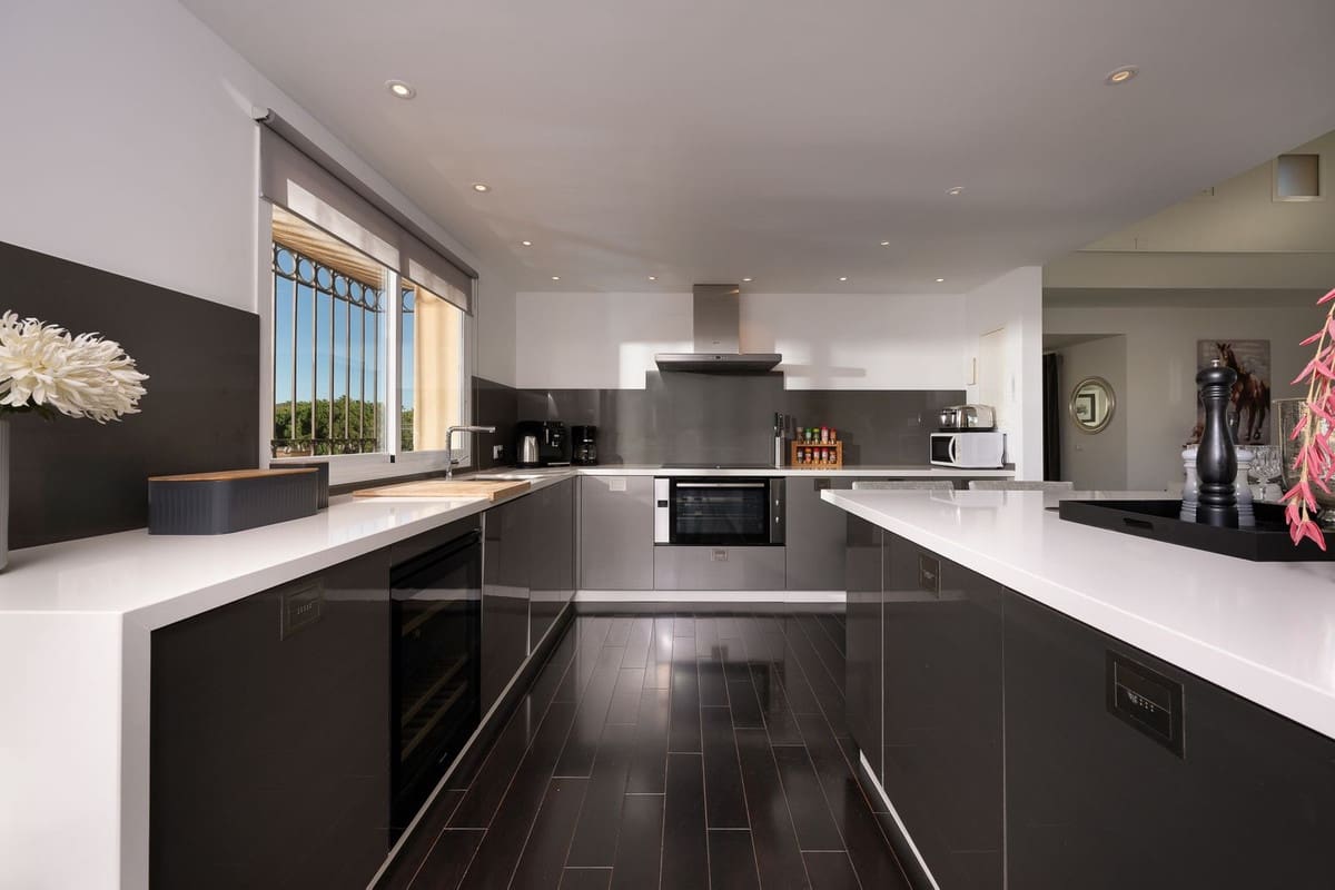 4 sovrum Lägenhet till salu i Elviria med garage - 1 449 000 € (Ref: 8664869)