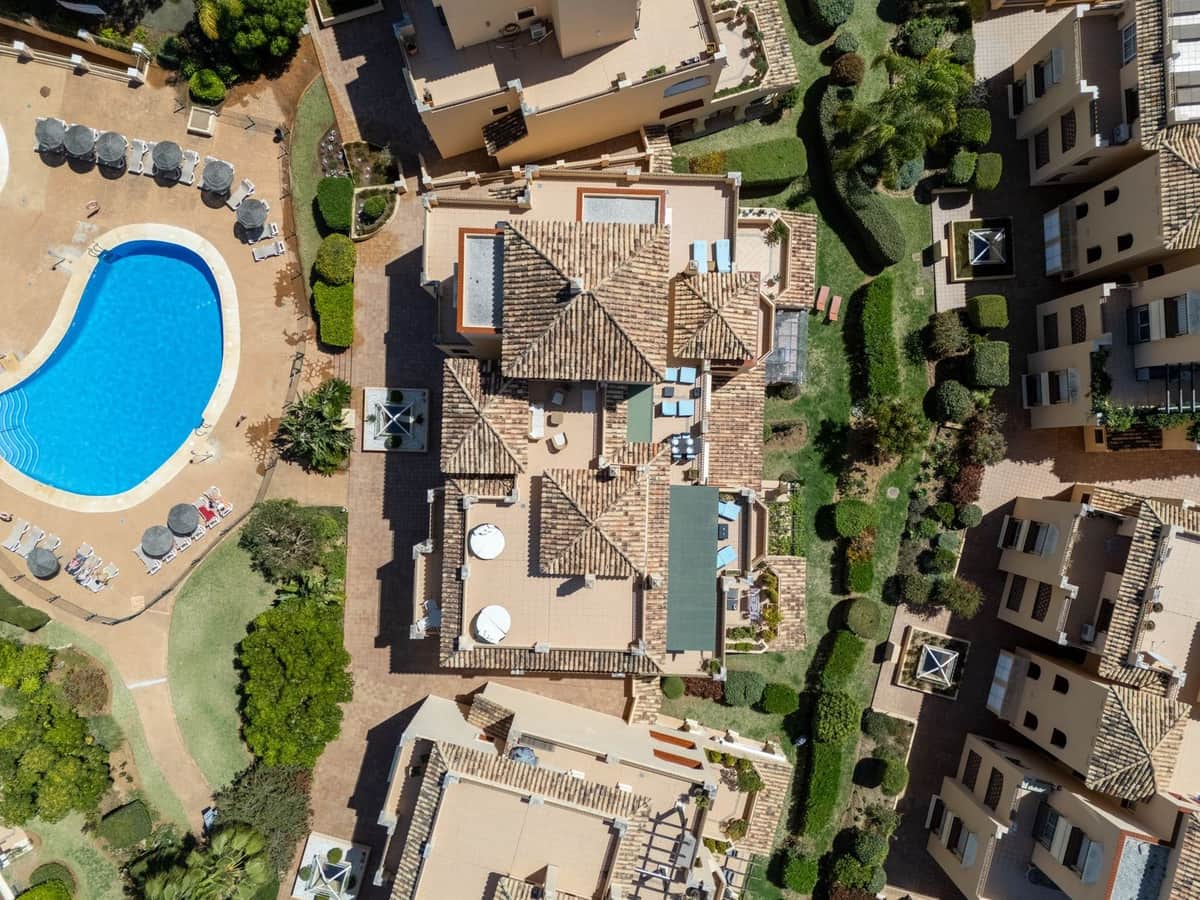 4 bedroom Apartment for sale in Elviria with garage - € 1,449,000 (Ref: 8664869)