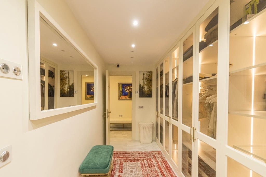 Apartamento de 3 habitaciones en Puerto Banus en venta - 1.100.000 € (Ref: 8672403)