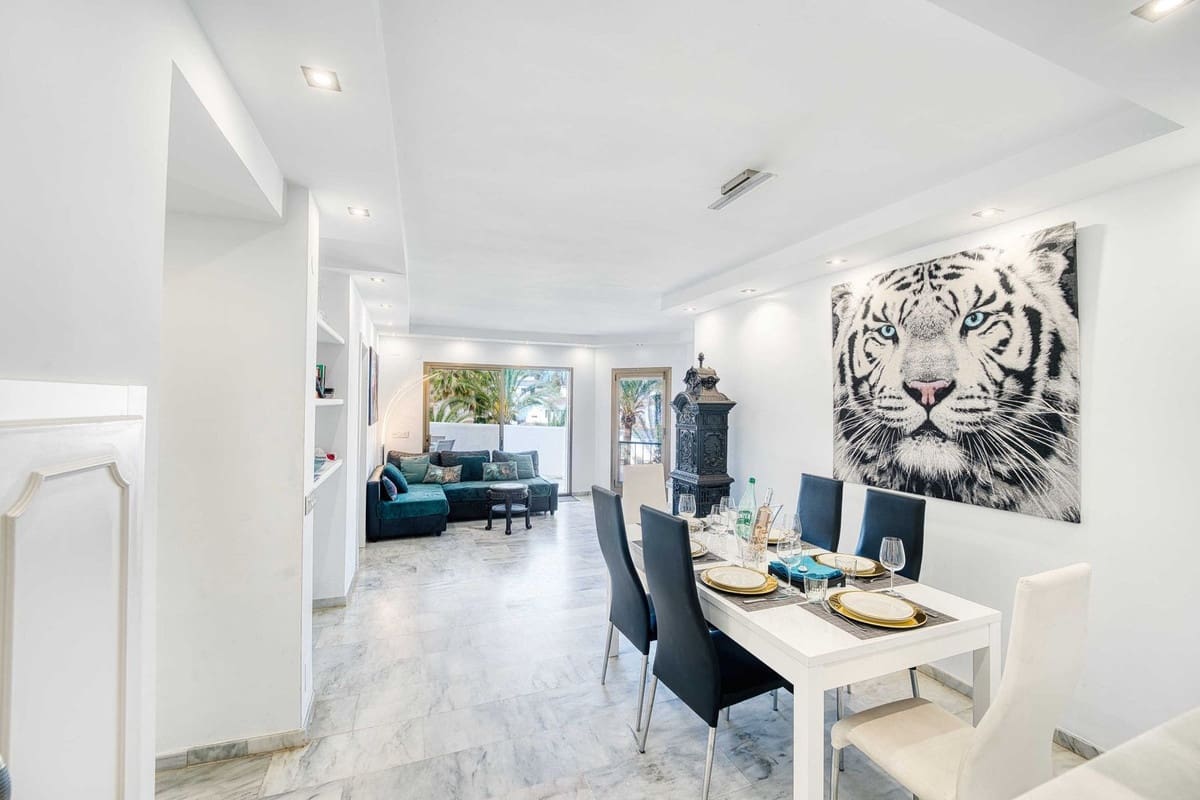 5 sypialnia Apartament na sprzedaż w Elviria z garażem - 990 000 € (Ref: 8693123)