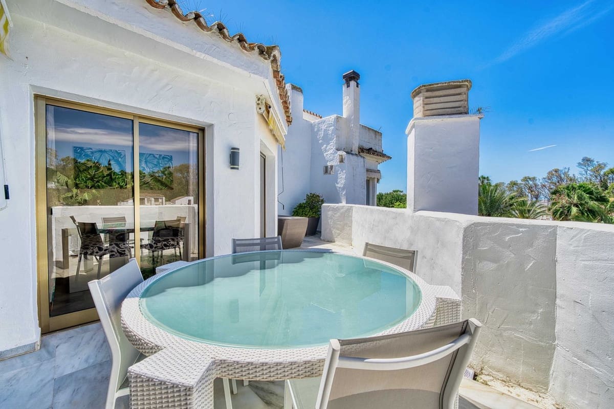 5 sypialnia Apartament na sprzedaż w Elviria z garażem - 990 000 € (Ref: 8693123)