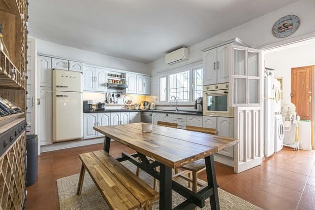 4 quarto Moradia para venda em San Pedro de Alcantara, Marbella com garagem - 1 395 000 € (Ref: 8697680)