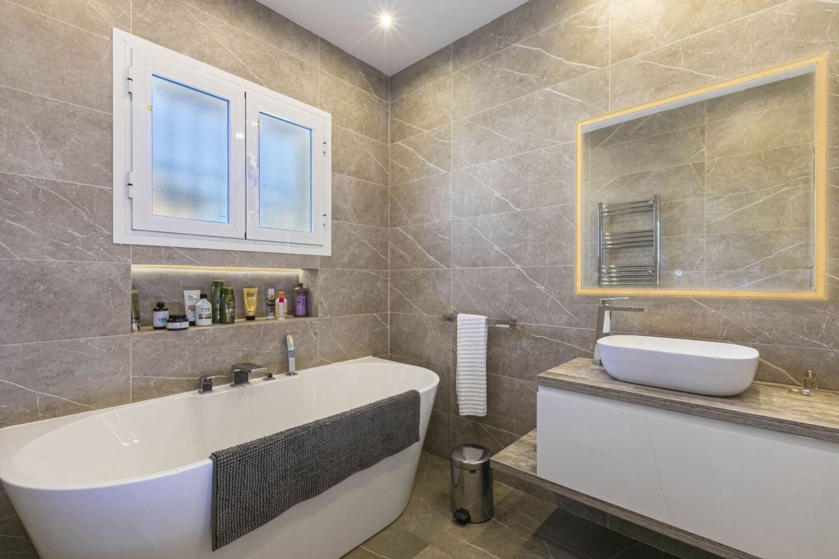 4 quarto Moradia para venda em San Pedro de Alcantara com garagem - 1 395 000 € (Ref: 8697680)