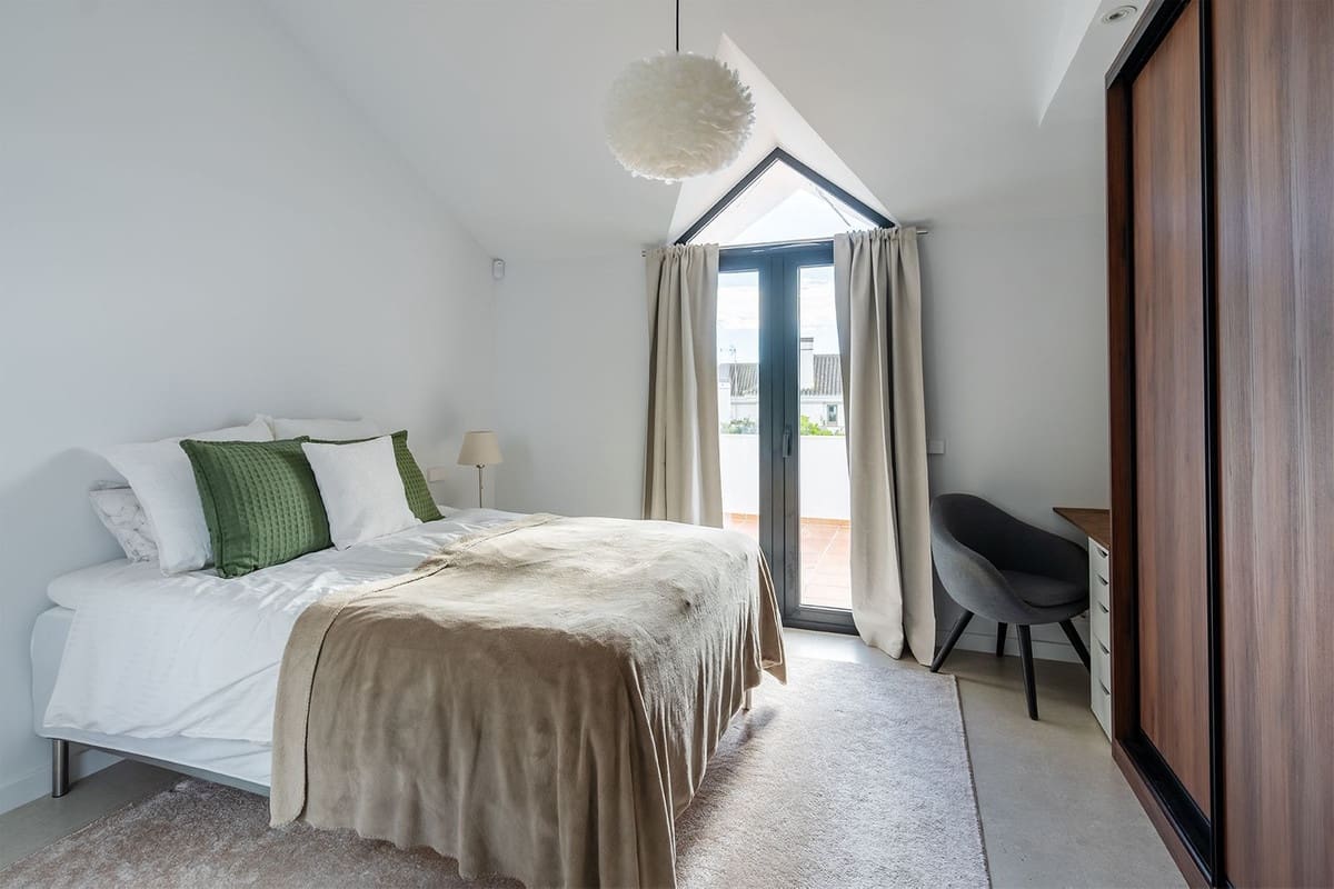 4 soverom Villa til salgs i Nueva Andalucia med garasje - € 2 650 000 (Ref: 8703306)