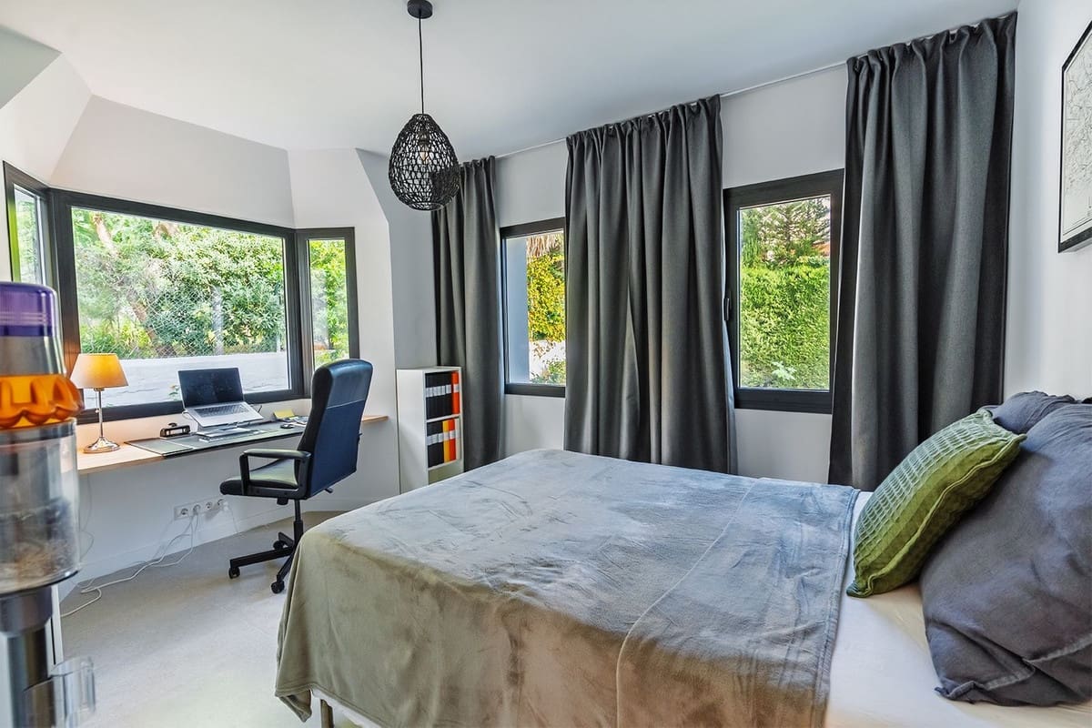 4 soverom Villa til salgs i Nueva Andalucia med garasje - € 2 650 000 (Ref: 8703306)