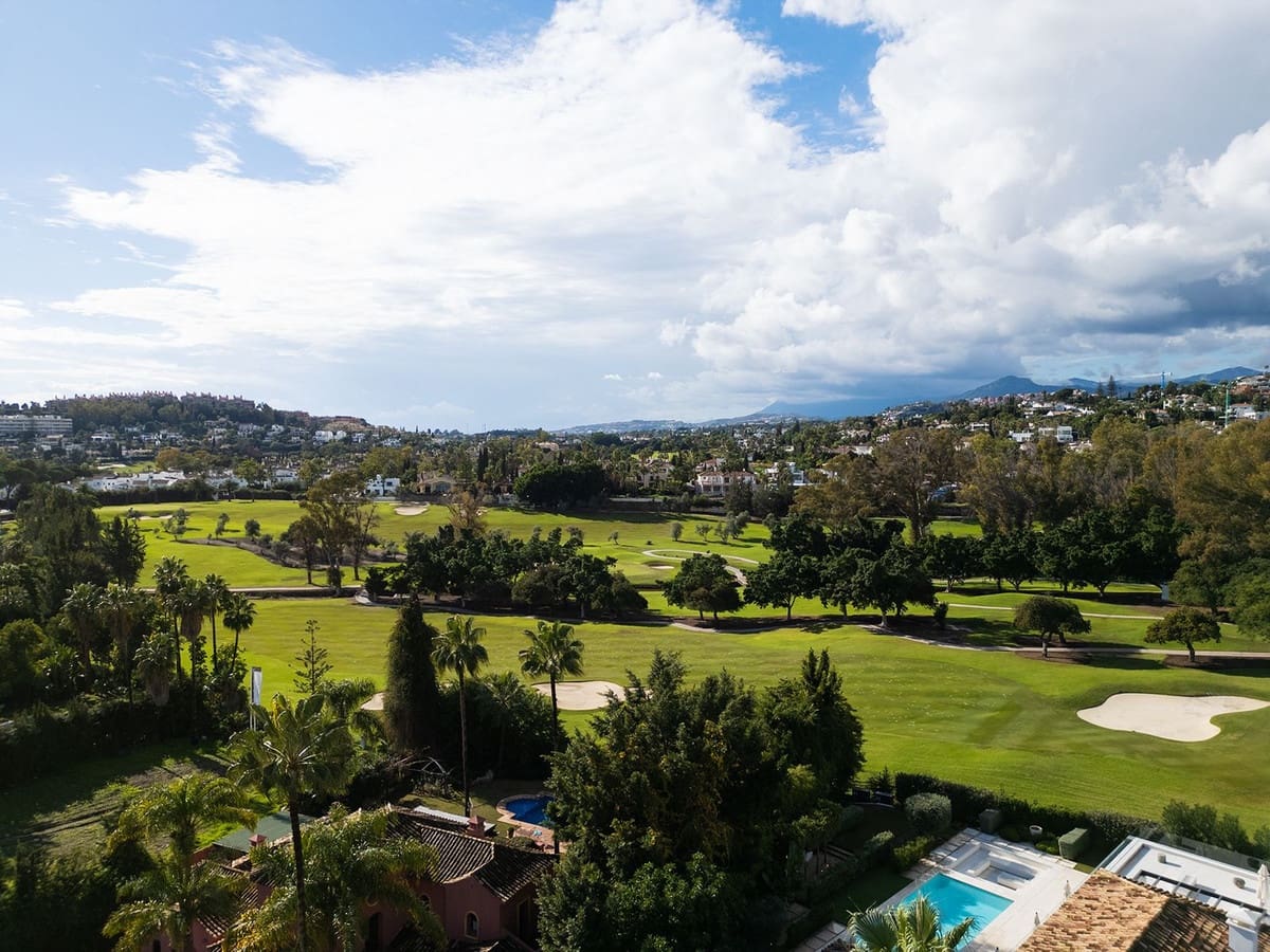 4 soverom Villa til salgs i Nueva Andalucia med garasje - € 2 650 000 (Ref: 8703306)