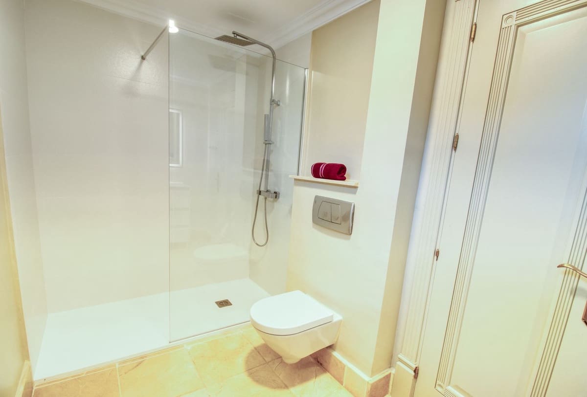 4 slaapkamer Villa te koop in Estepona - € 2.450.000 (Ref: 8710461)