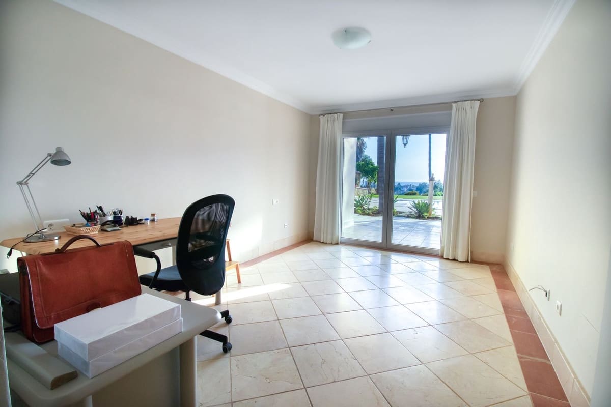 4 sovrum Villa till salu i Estepona - 2 450 000 € (Ref: 8710461)