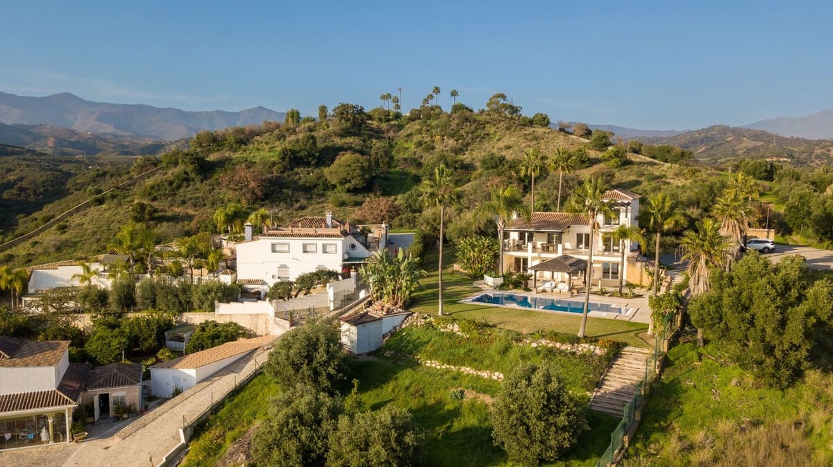 4 sovrum Villa till salu i Estepona - 2 450 000 € (Ref: 8710461)