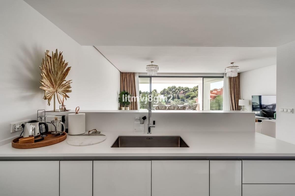 3 chambre Appartement à vendre à Cabopino - 1 000 000 € (Ref: 8716008)