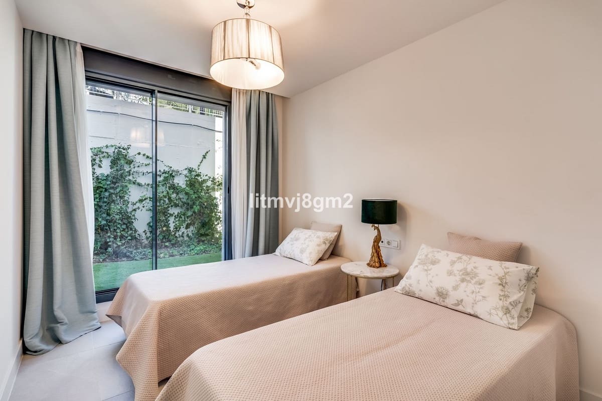 3 chambre Appartement à vendre à Cabopino - 1 000 000 € (Ref: 8716008)