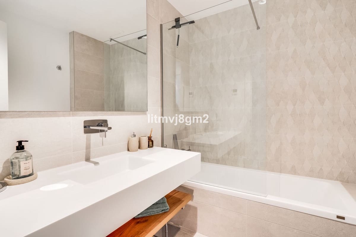 3 chambre Appartement à vendre à Cabopino - 1 000 000 € (Ref: 8716008)