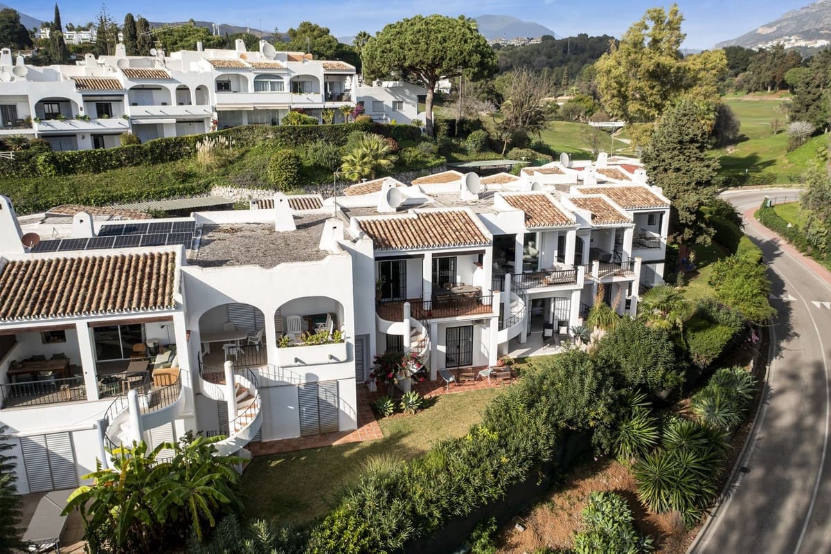 Casa de 4 habitaciones en Marbella en venta - 899.000 € (Ref: 8754904)