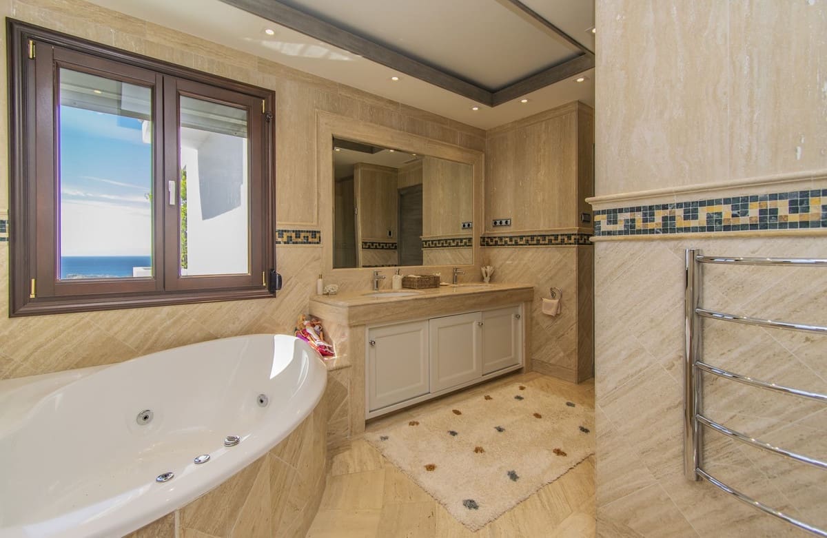 4 soverom Leilighet til salgs i Golden Mile med garasje - € 3 750 000 (Ref: 8754919)