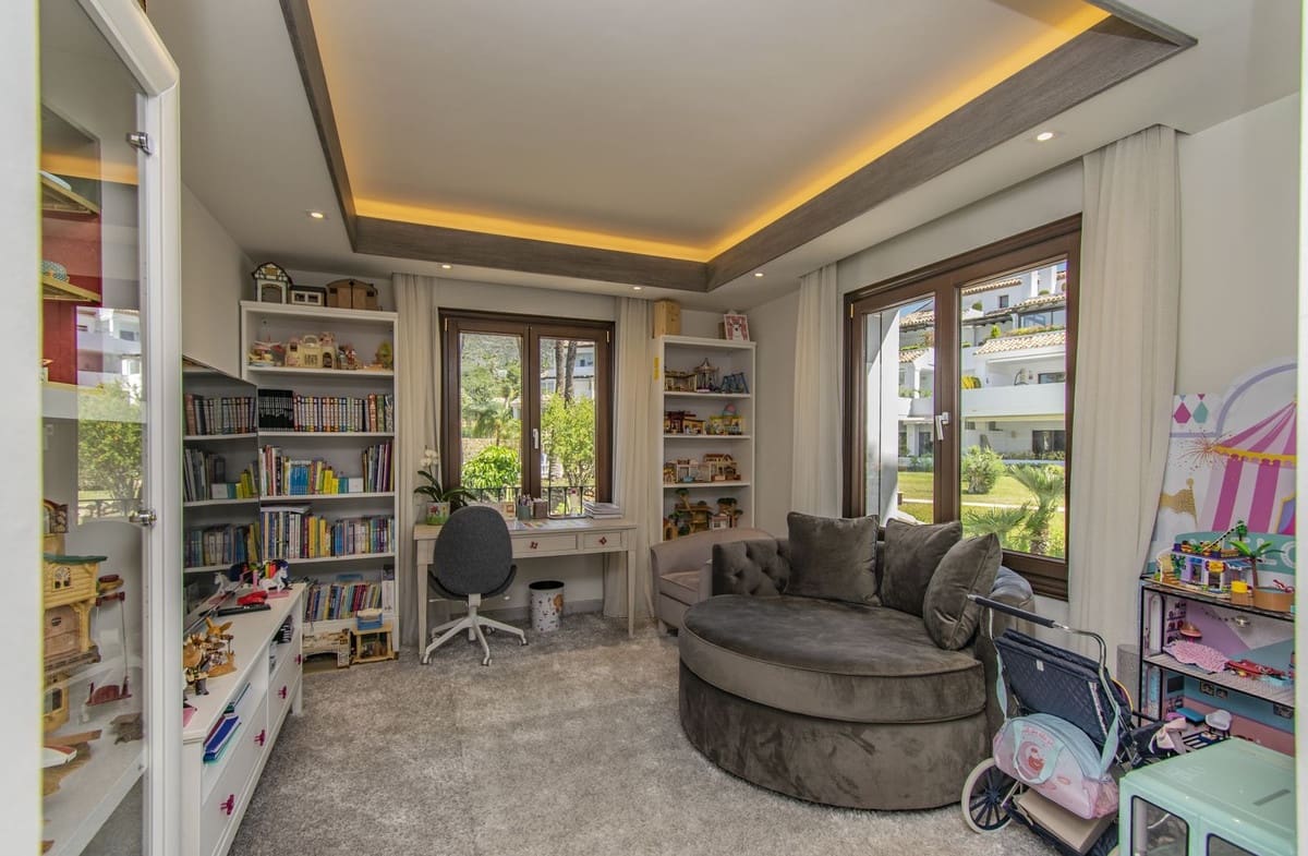 4 soverom Leilighet til salgs i Golden Mile med garasje - € 3 750 000 (Ref: 8754919)