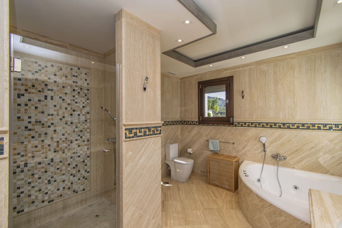 4 soverom Leilighet til salgs i Golden Mile med garasje - € 3 750 000 (Ref: 8754919)