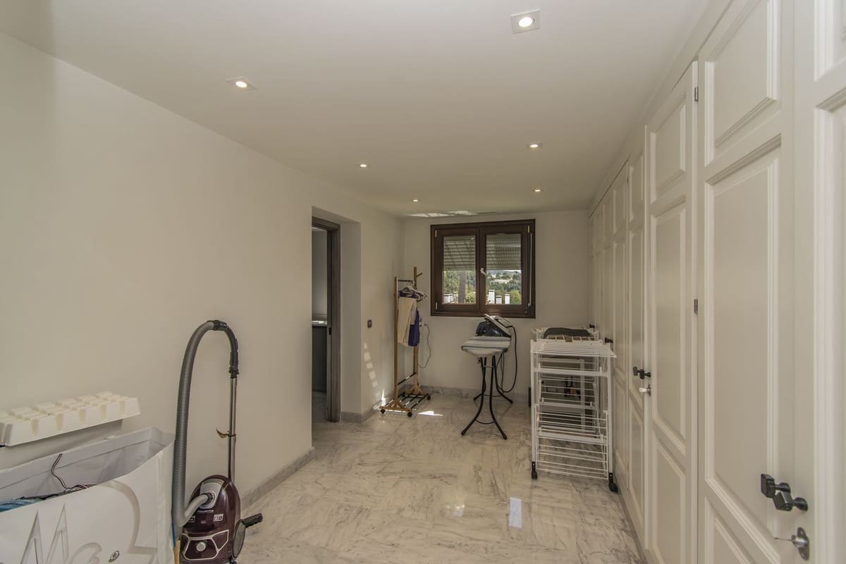 4 soverom Leilighet til salgs i Golden Mile med garasje - € 3 750 000 (Ref: 8754919)