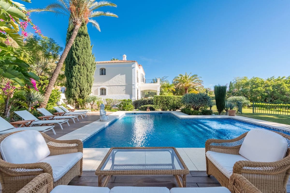 5 bedroom Villa for sale in Nueva Andalucia with garage - € 3,850,000 (Ref: 8754922)