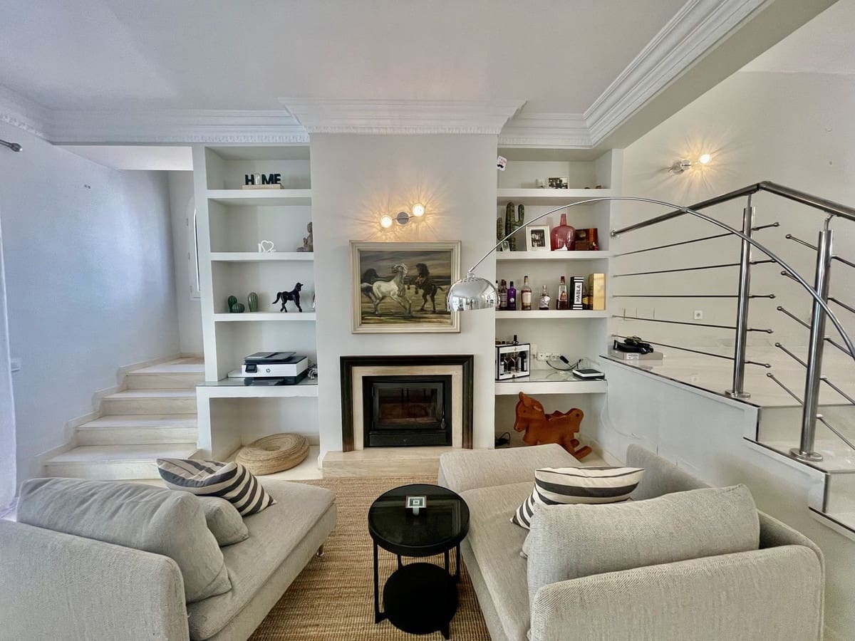 5 bedroom Villa for sale in Sotogrande with garage - € 1,600,000 (Ref: 8779076)