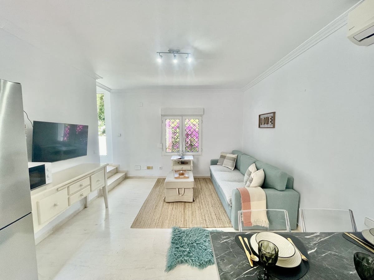 5 bedroom Villa for sale in Sotogrande with garage - € 1,600,000 (Ref: 8779076)