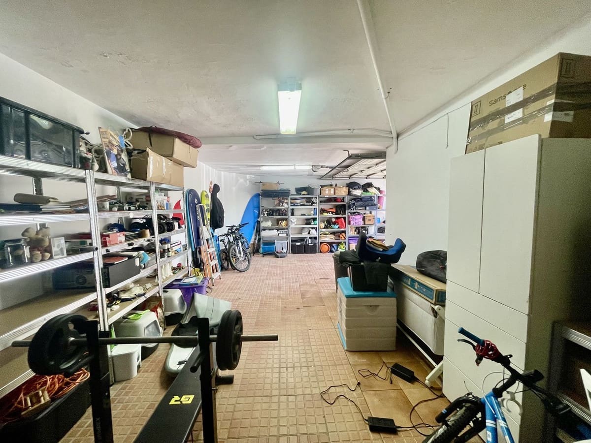 5 bedroom Villa for sale in Sotogrande with garage - € 1,600,000 (Ref: 8779076)