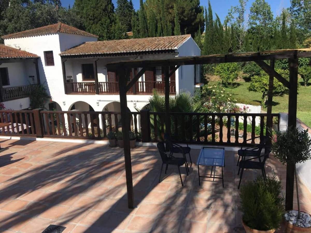 9 bedroom Villa for sale in Estepona - € 2,900,000 (Ref: 8809185)