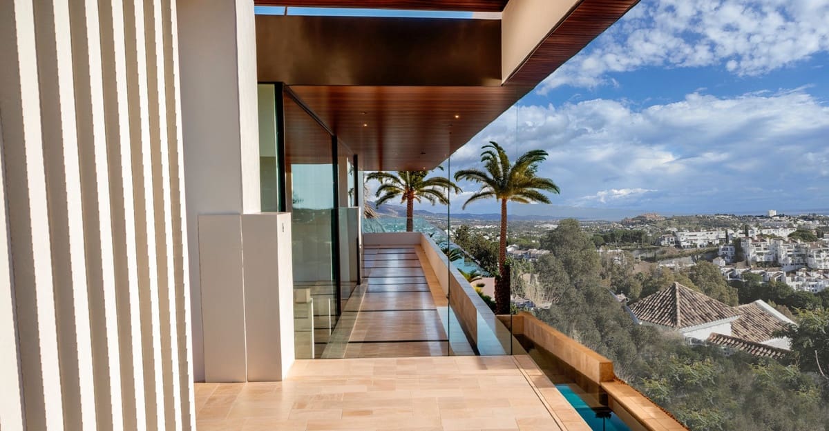 6 bedroom Villa for sale in Benahavis - € 3,990,000 (Ref: 8809189)