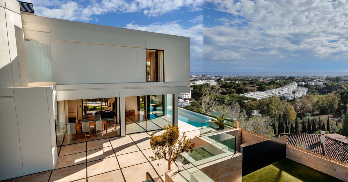 6 bedroom Villa for sale in Benahavis - € 3,990,000 (Ref: 8809189)