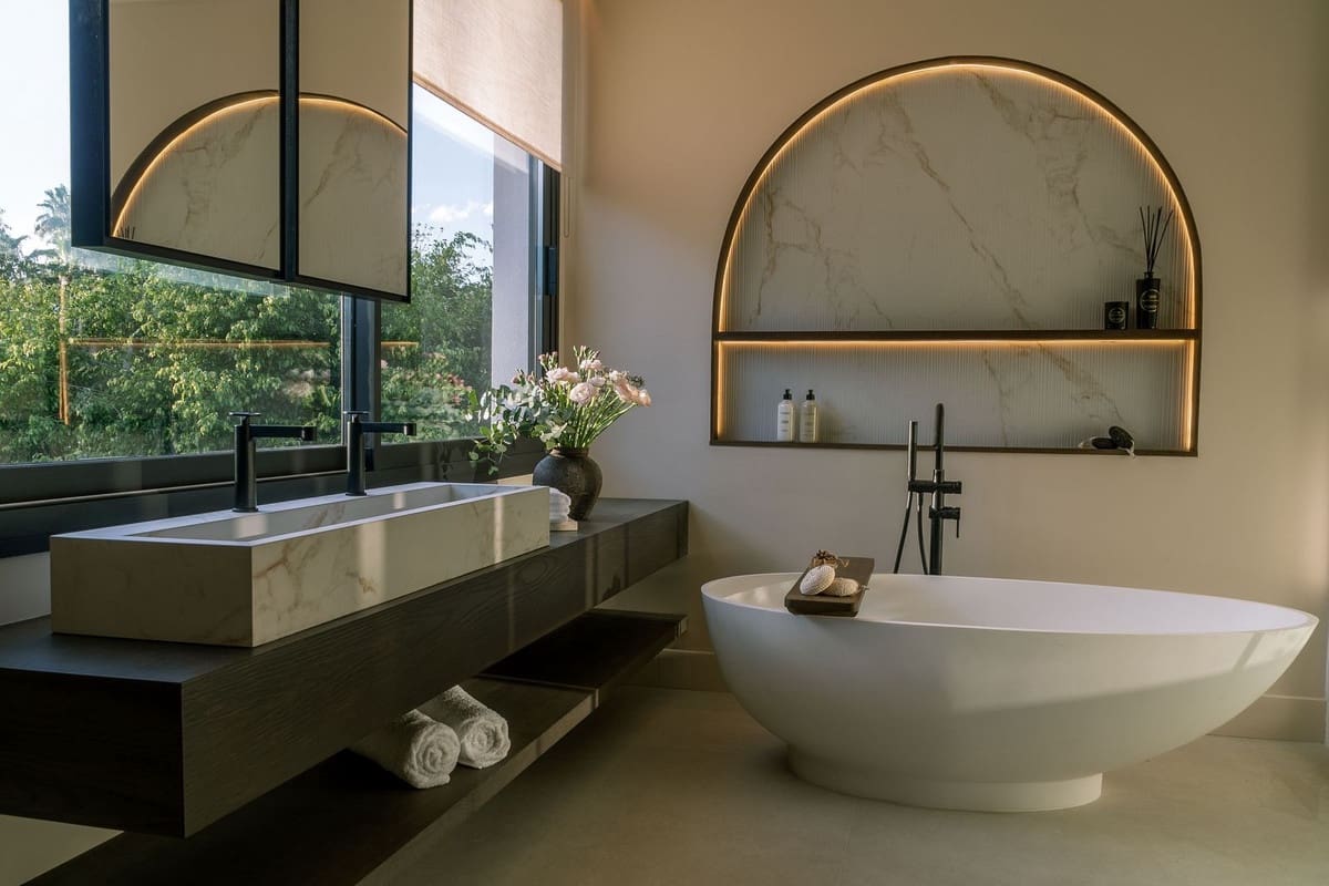 5 bedroom Villa for sale in Nueva Andalucia - € 4,290,000 (Ref: 8809200)