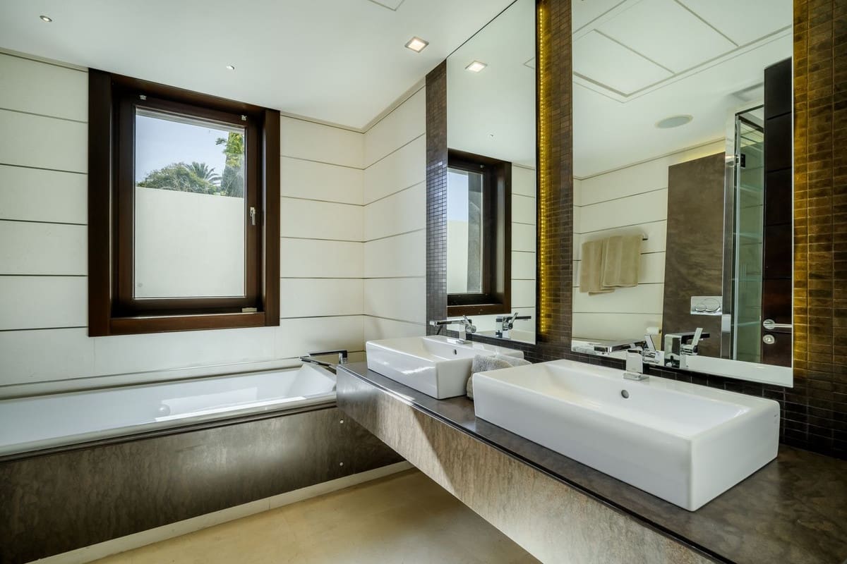 Chalet de 5 habitaciones en Los Flamingos en venta con garaje - 5.500.000 € (Ref: 8809201)
