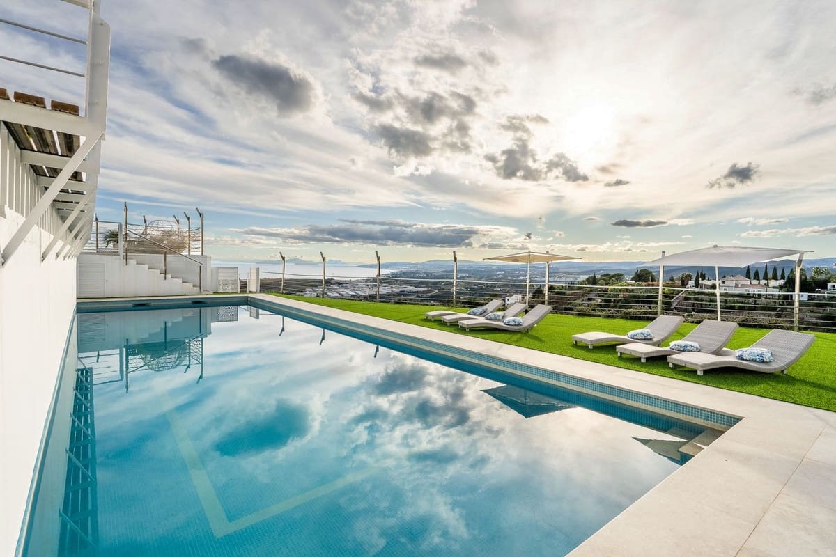 Chalet de 7 habitaciones en Estepona en venta - 3.990.000 € (Ref: 8826901)