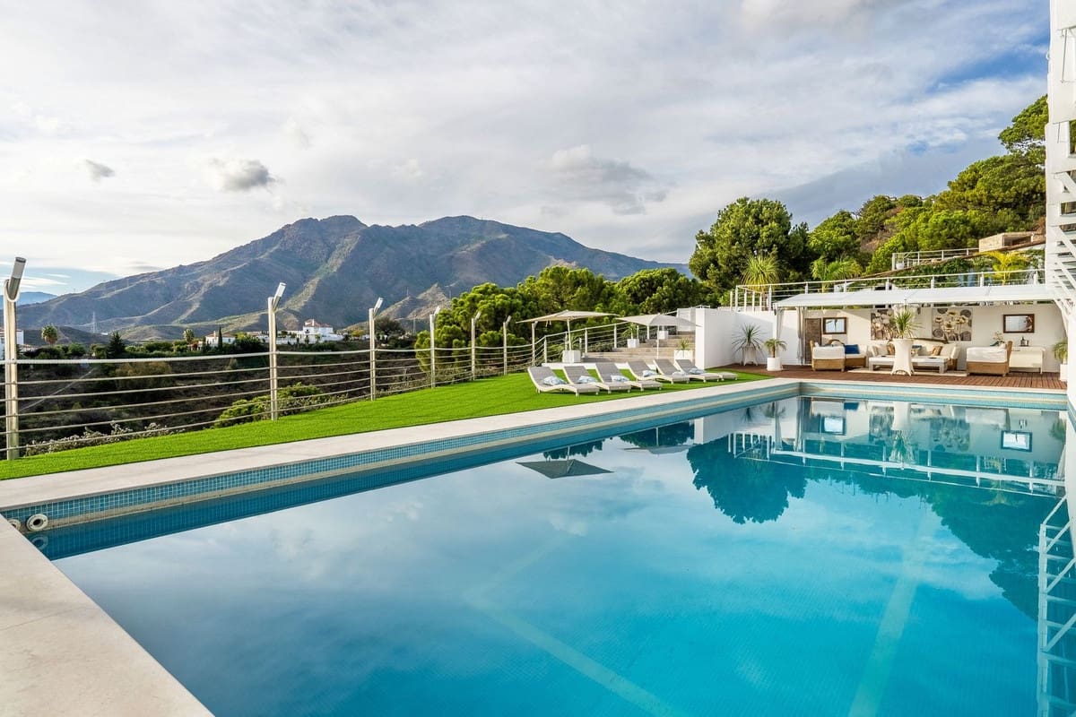 Chalet de 7 habitaciones en Estepona en venta - 3.990.000 € (Ref: 8826901)