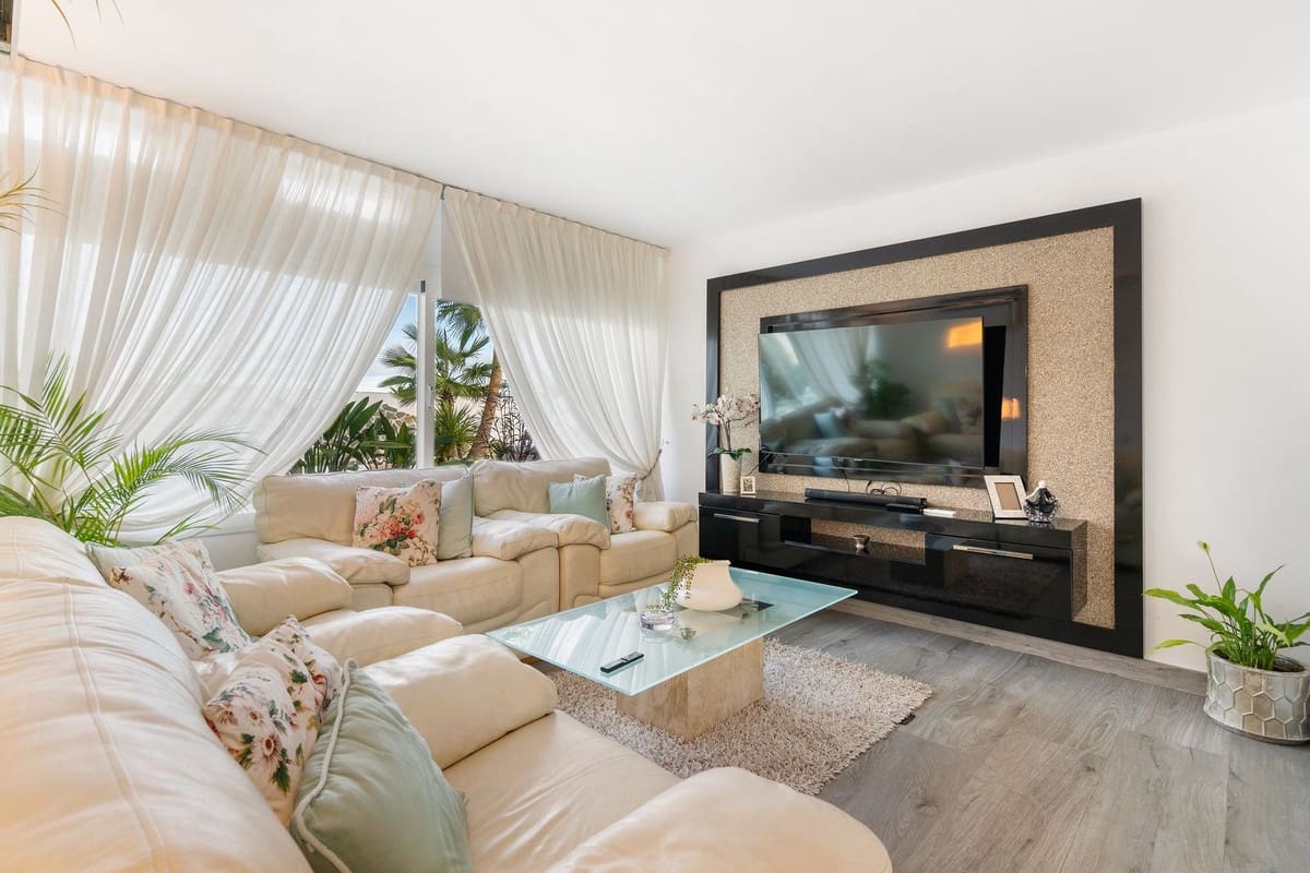 Chalet de 7 habitaciones en Estepona en venta - 3.990.000 € (Ref: 8826901)