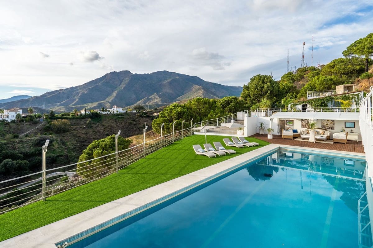 Chalet de 7 habitaciones en Estepona en venta - 3.990.000 € (Ref: 8826901)
