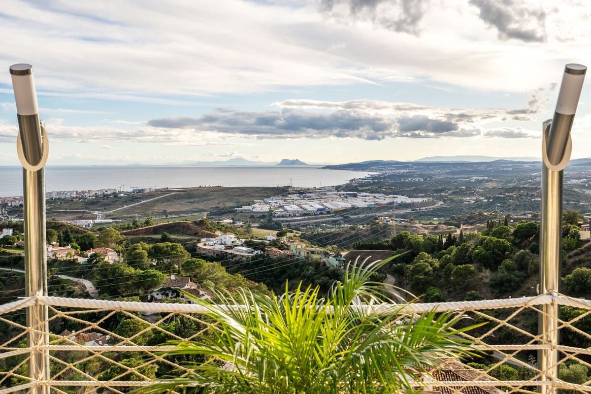 Chalet de 7 habitaciones en Estepona en venta - 3.990.000 € (Ref: 8826901)