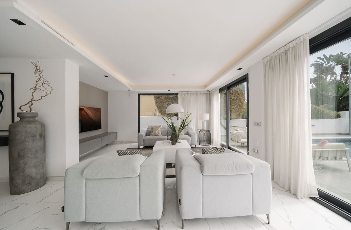 4 quarto Moradia para venda em Nueva Andalucia - 2 195 000 € (Ref: 8836192)