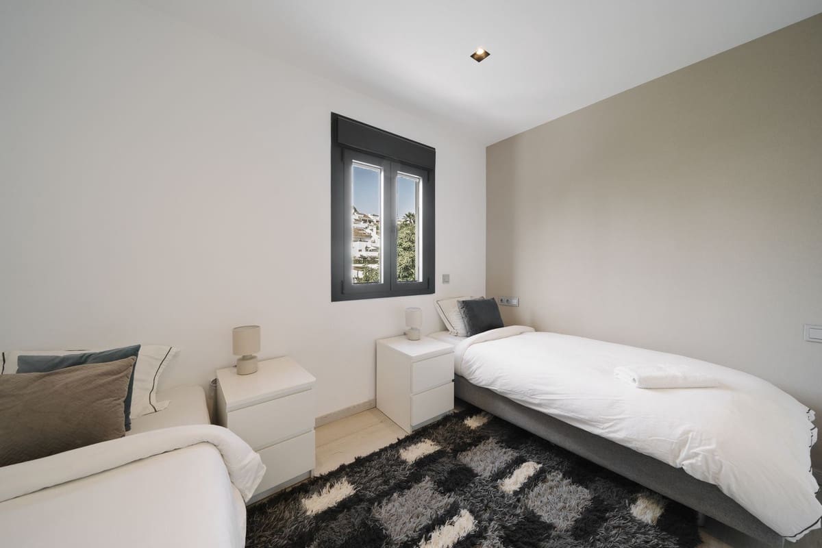 4 quarto Moradia para venda em Nueva Andalucia - 2 195 000 € (Ref: 8836192)