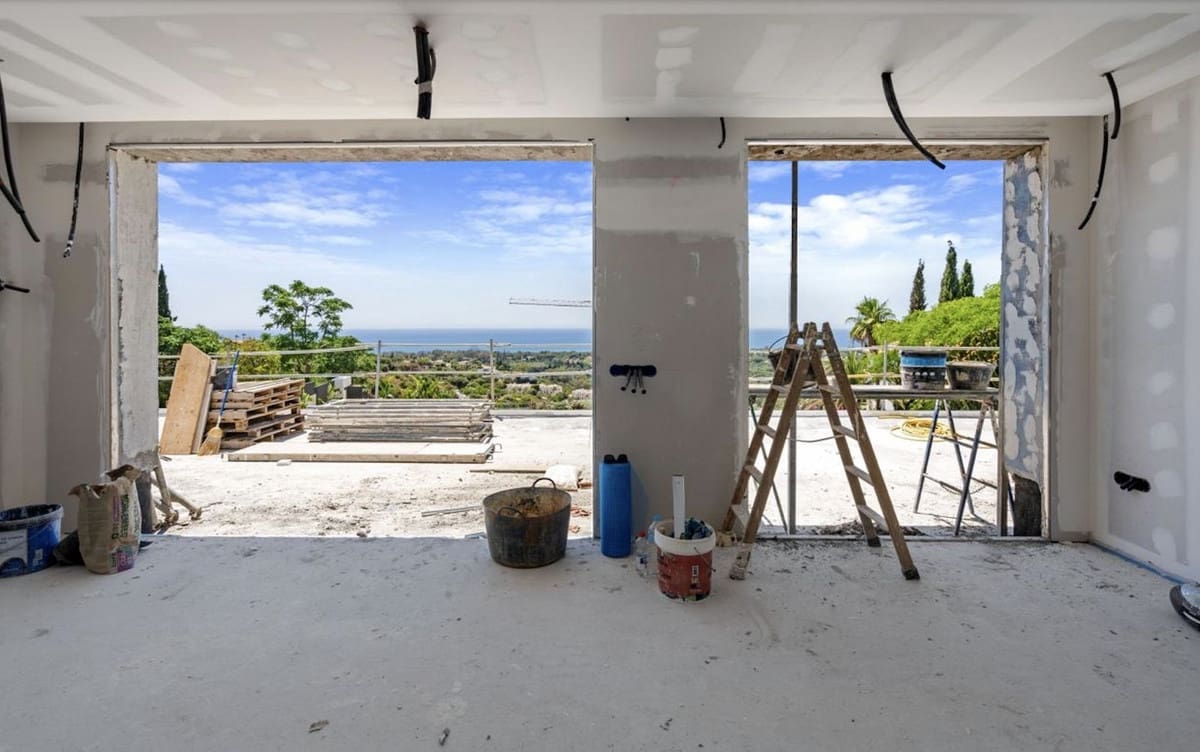 5 bedroom Villa for sale in Elviria - € 4,250,000 (Ref: 8836195)