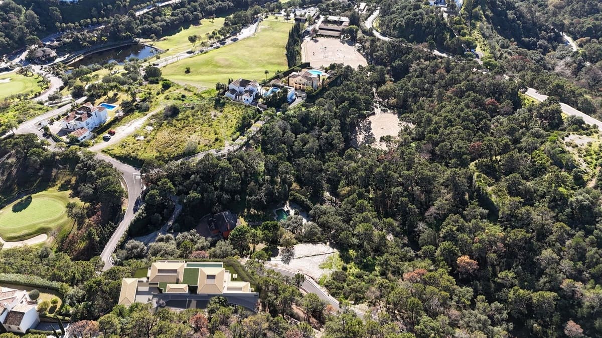 4 bedroom Villa for sale in Benahavis - € 6,300,000 (Ref: 8836199)