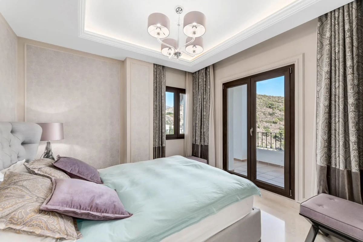 5 quarto Moradia para venda em Benahavis com garagem - 1 595 000 € (Ref: 8847946)