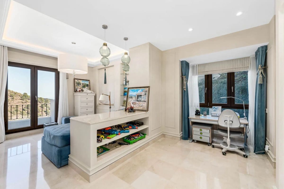 5 soverom Villa til salgs i Benahavis med garasje - € 1 595 000 (Ref: 8847946)