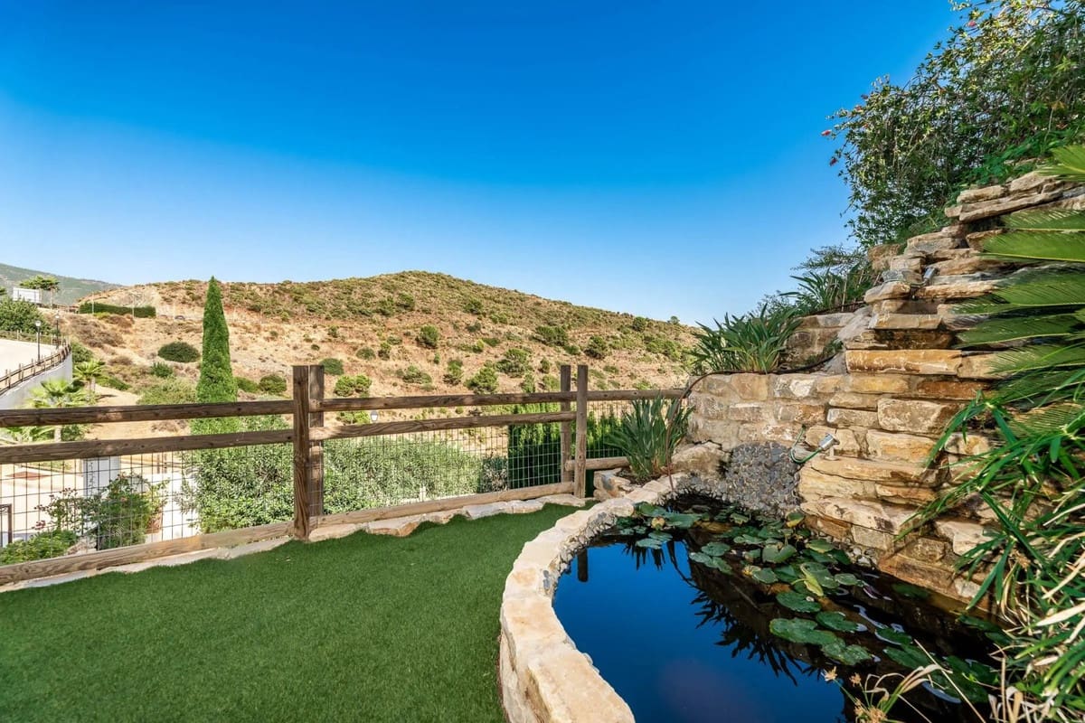 5 soverom Villa til salgs i Benahavis med garasje - € 1 595 000 (Ref: 8847946)