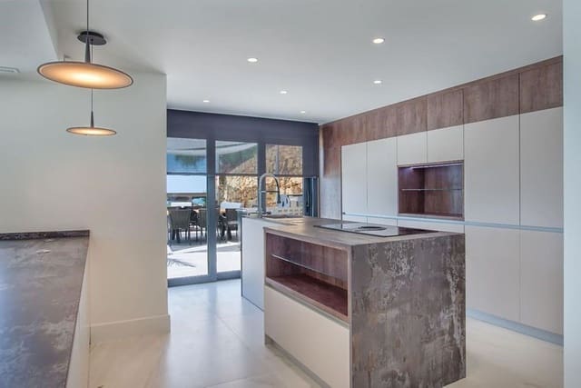 7 makuuhuone Huvila myytävänä paikassa Elviria, Marbella mukana 
autotalli - 3 500 000 € (Ref: 8852172)