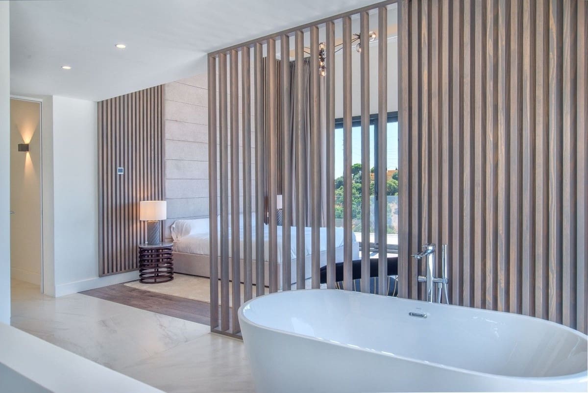 7 makuuhuone Huvila myytävänä paikassa Elviria mukana 
autotalli - 3 500 000 € (Ref: 8852172)