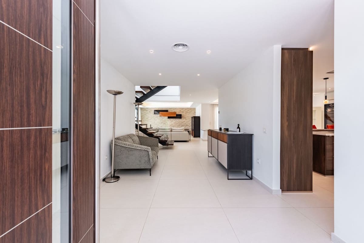 6 makuuhuone Huvila myytävänä paikassa Estepona - 2 195 000 € (Ref: 8866153)