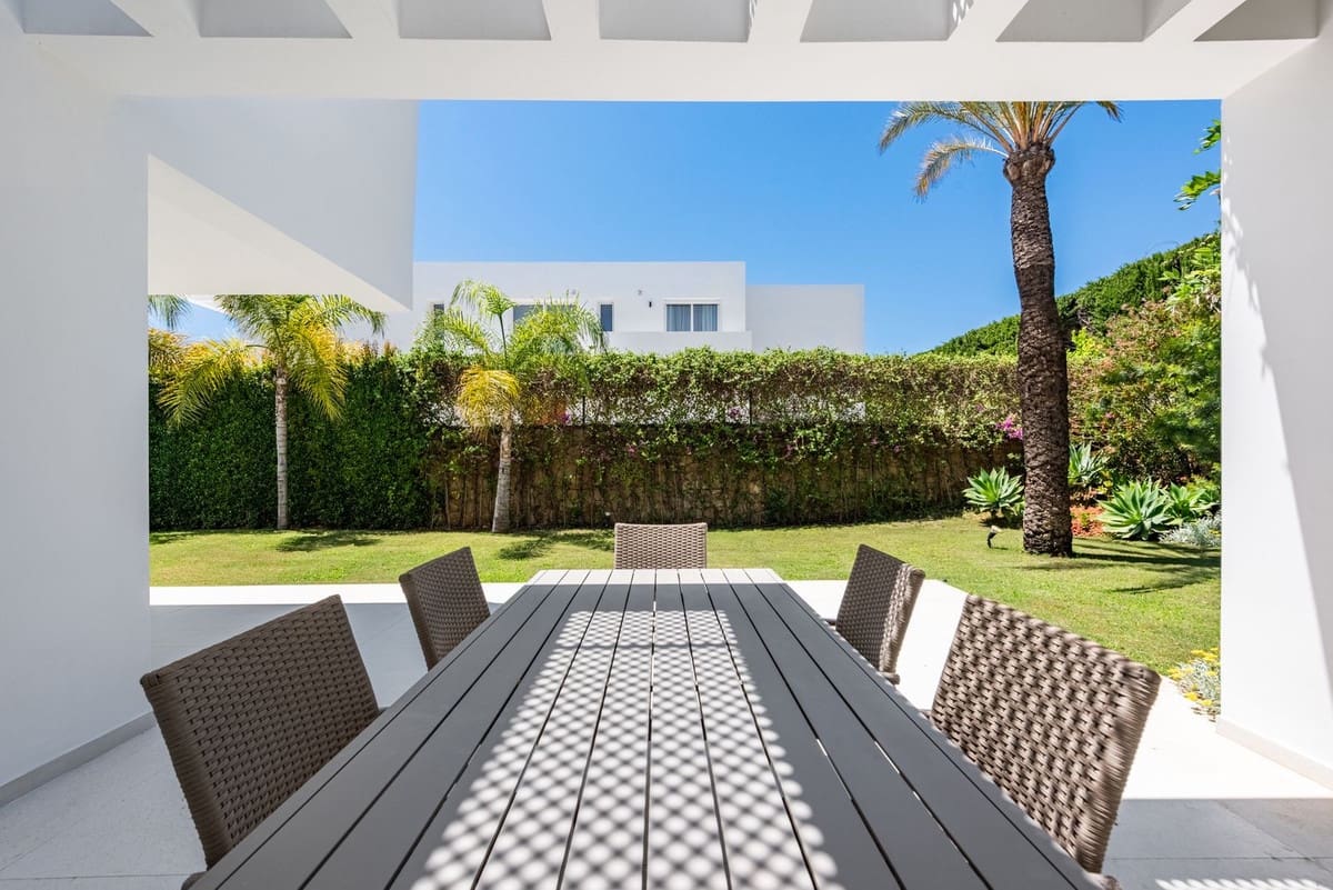 6 makuuhuone Huvila myytävänä paikassa Estepona - 2 195 000 € (Ref: 8866153)