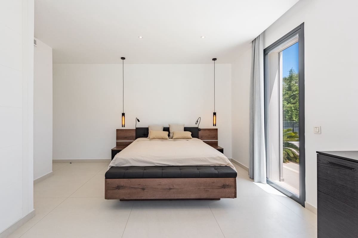6 makuuhuone Huvila myytävänä paikassa Estepona - 2 195 000 € (Ref: 8866153)